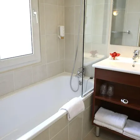 Diese Bastille Otel 3*