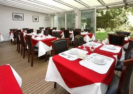 Diese Bastille מלון 3*